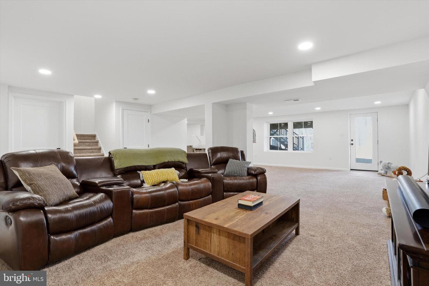 41 S Grange Avenue photo 40