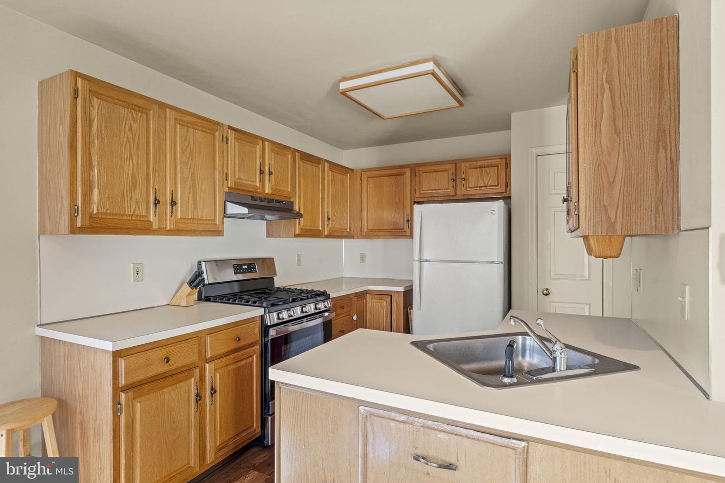 510 Upland Street photo 18
