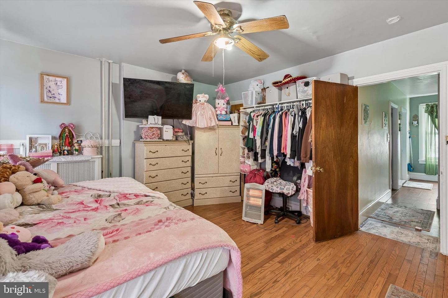 665 Corson Street photo 11