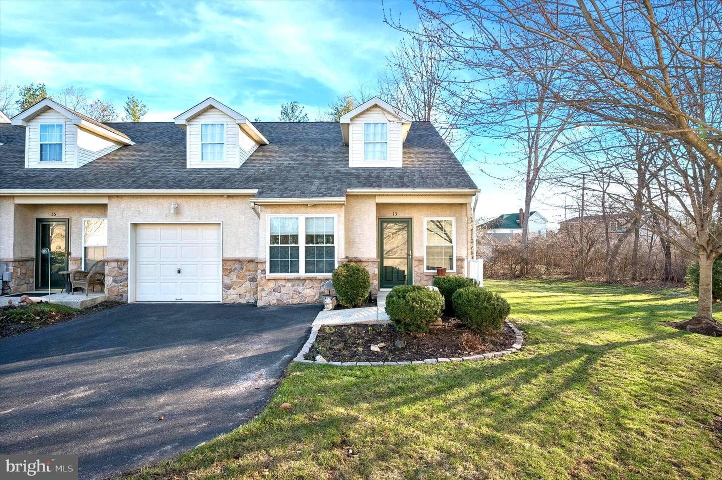 13 Stuart Drive #13