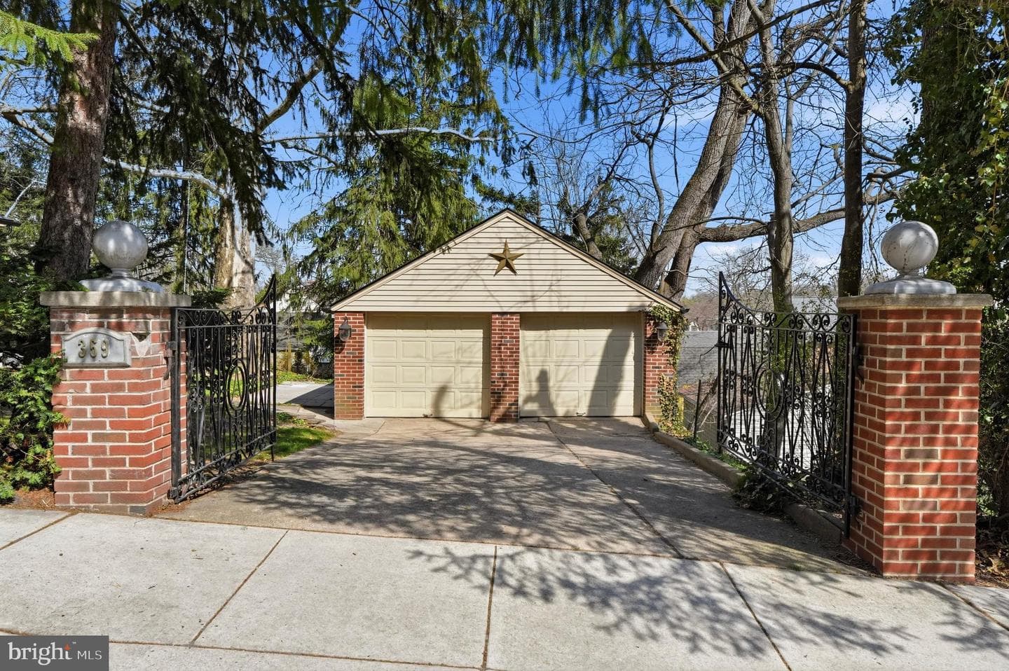 359 Lismore Avenue photo 43