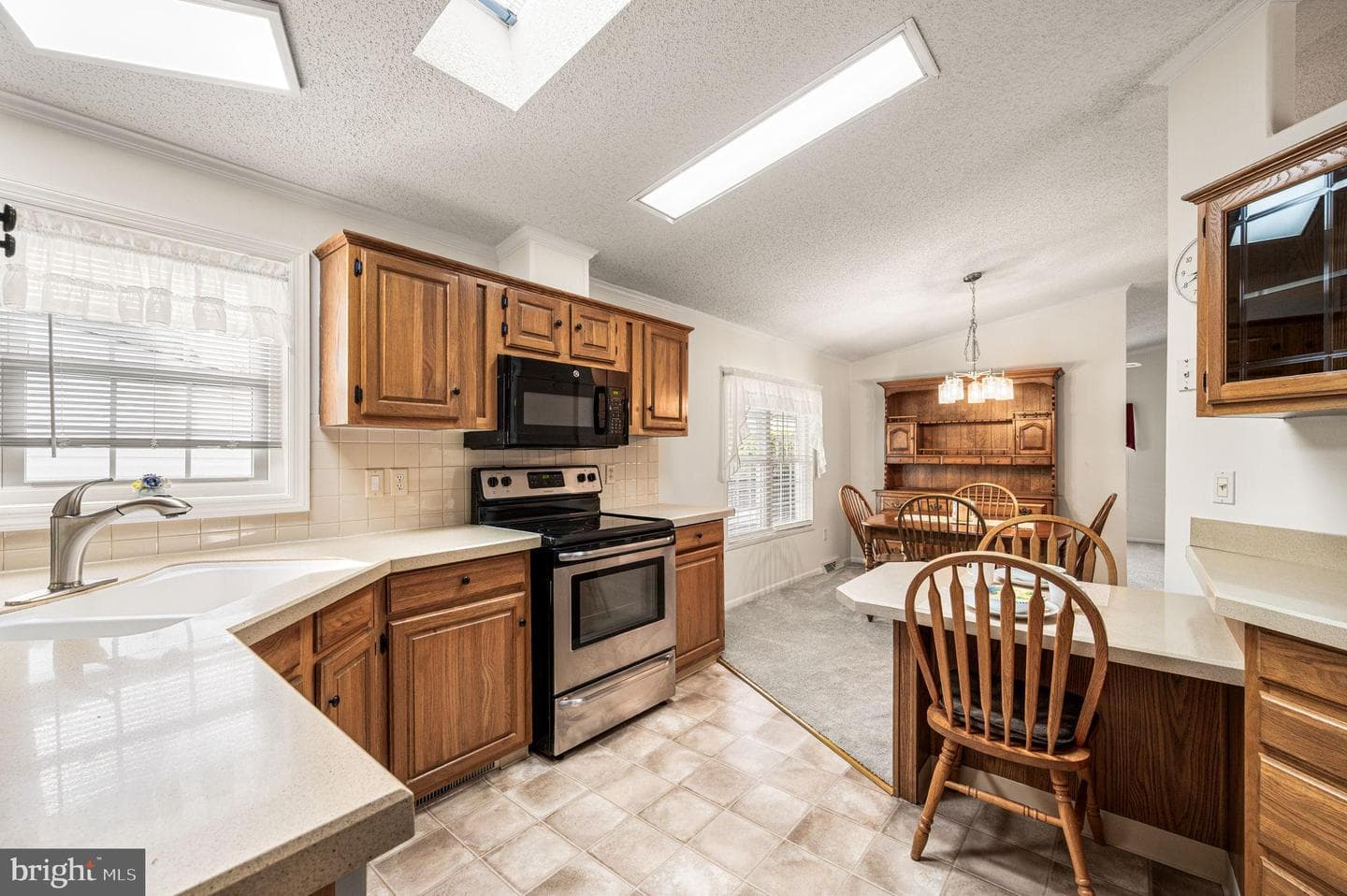 350 Farm Lane photo 11