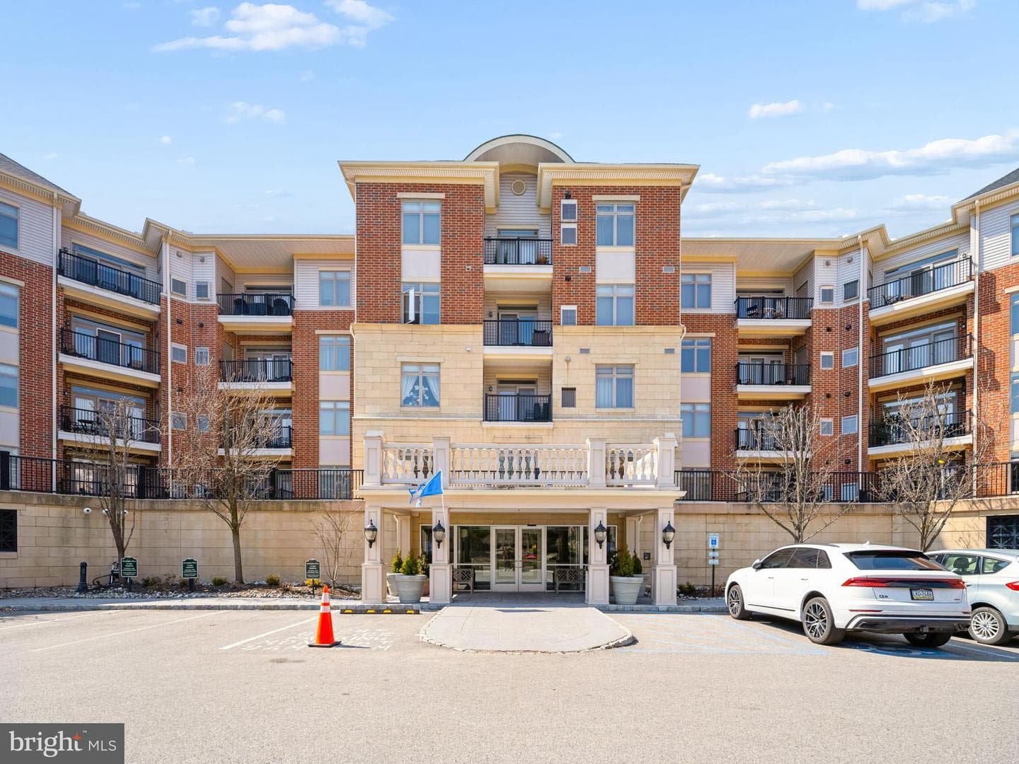 327 Carson Terrace #327