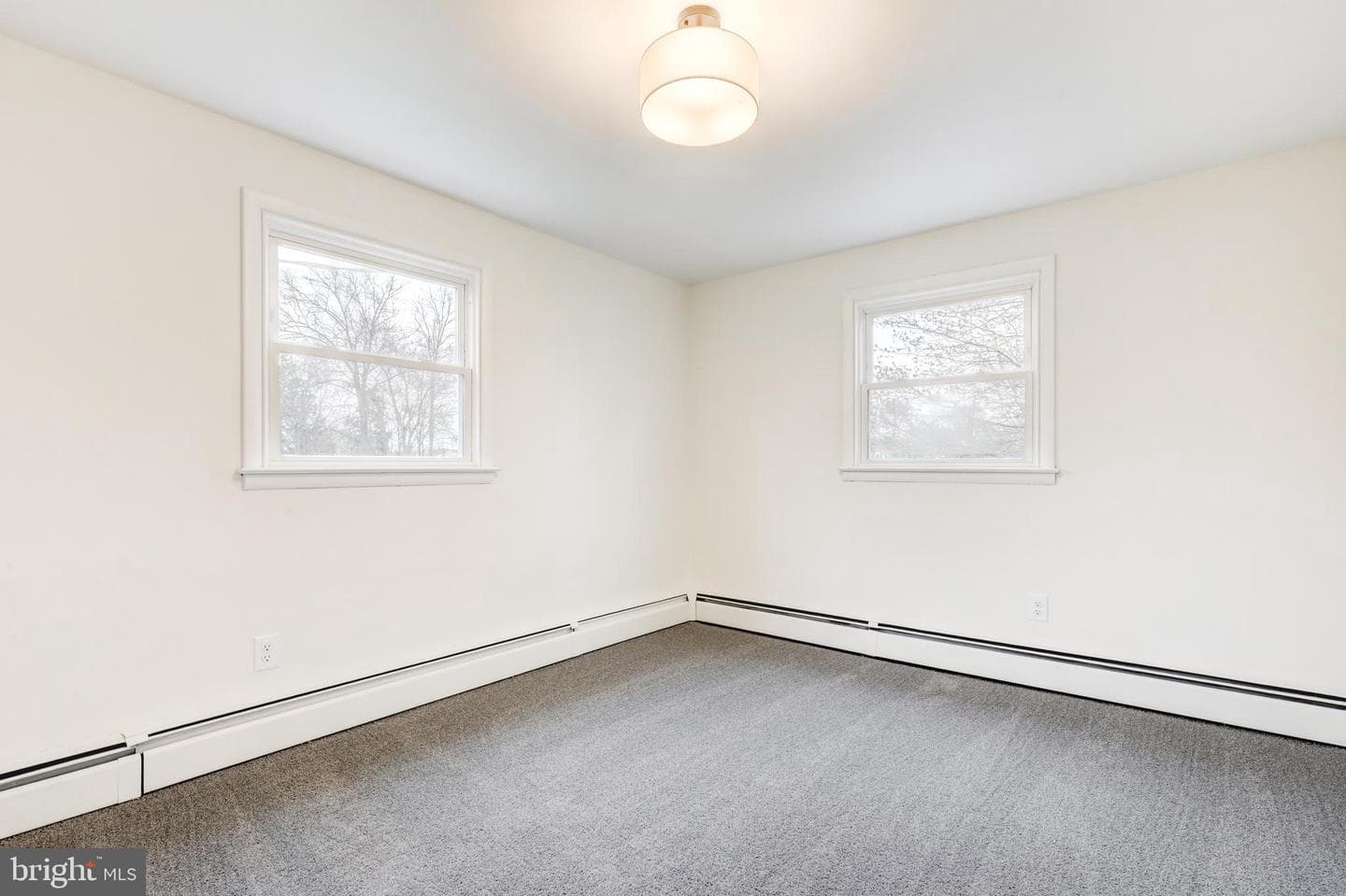 1118 Emerald Avenue photo 22