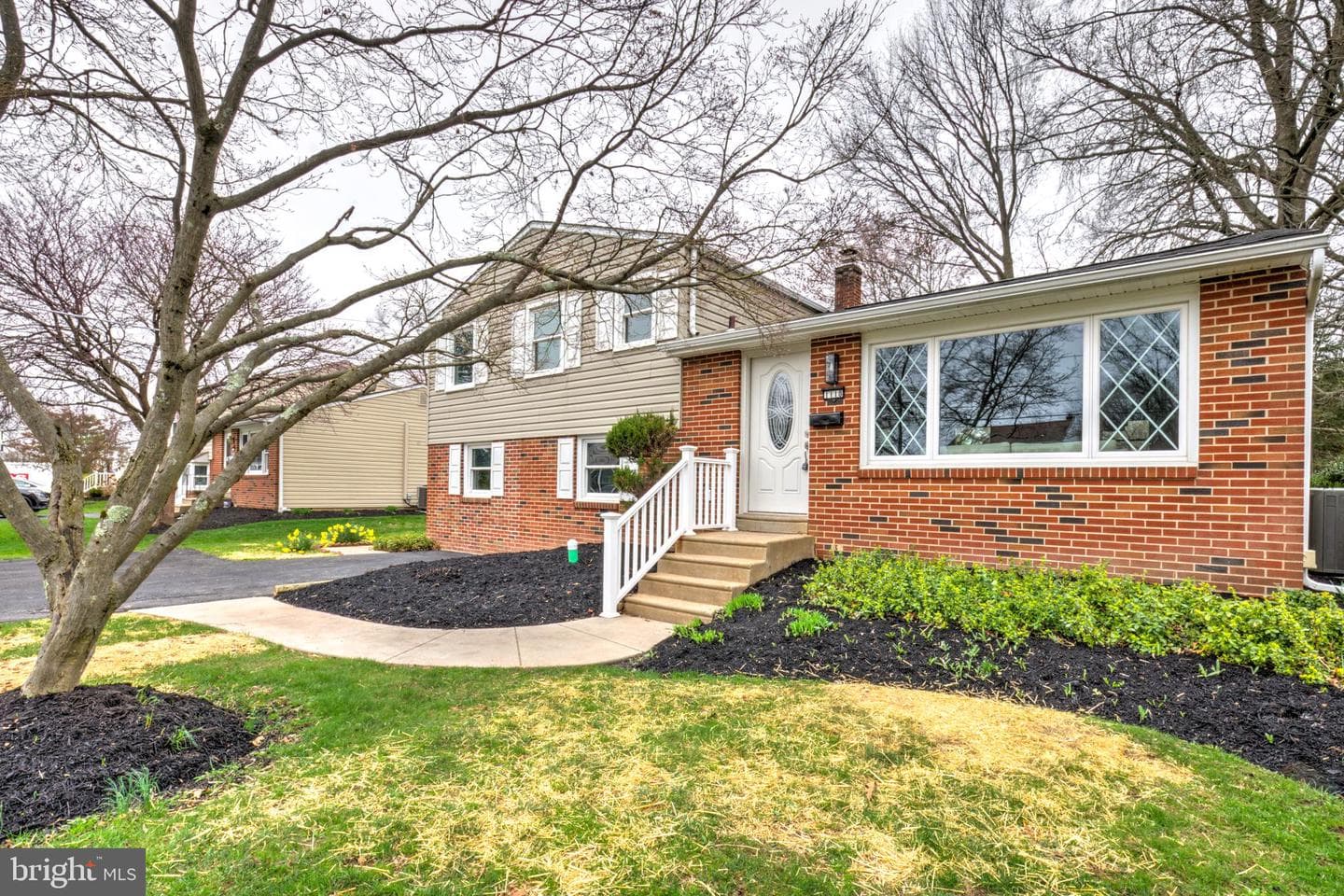 1118 Emerald Avenue photo 37