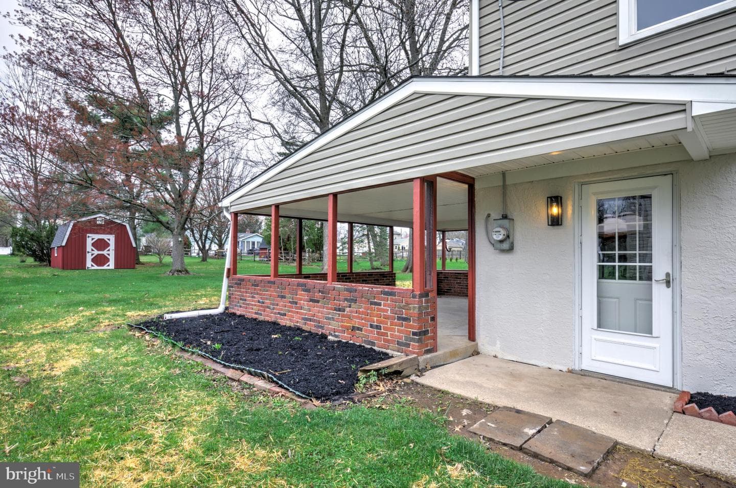 1118 Emerald Avenue photo 39