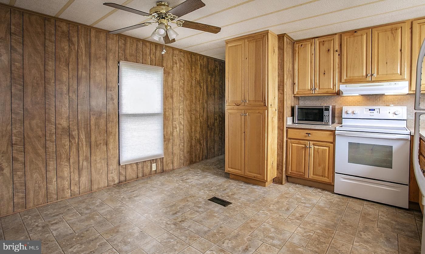398 Clear Creek Court photo 18