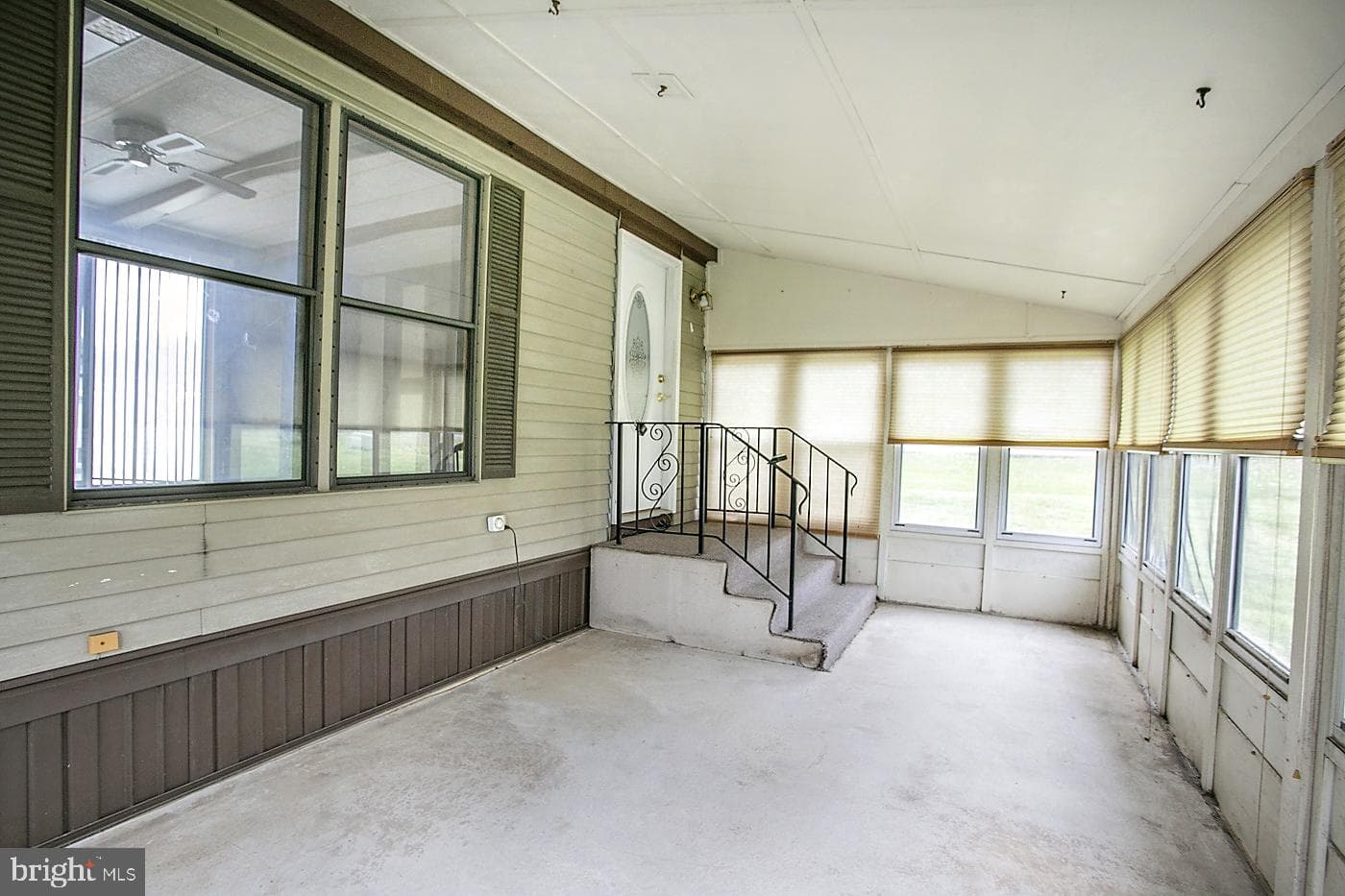 398 Clear Creek Court photo 2