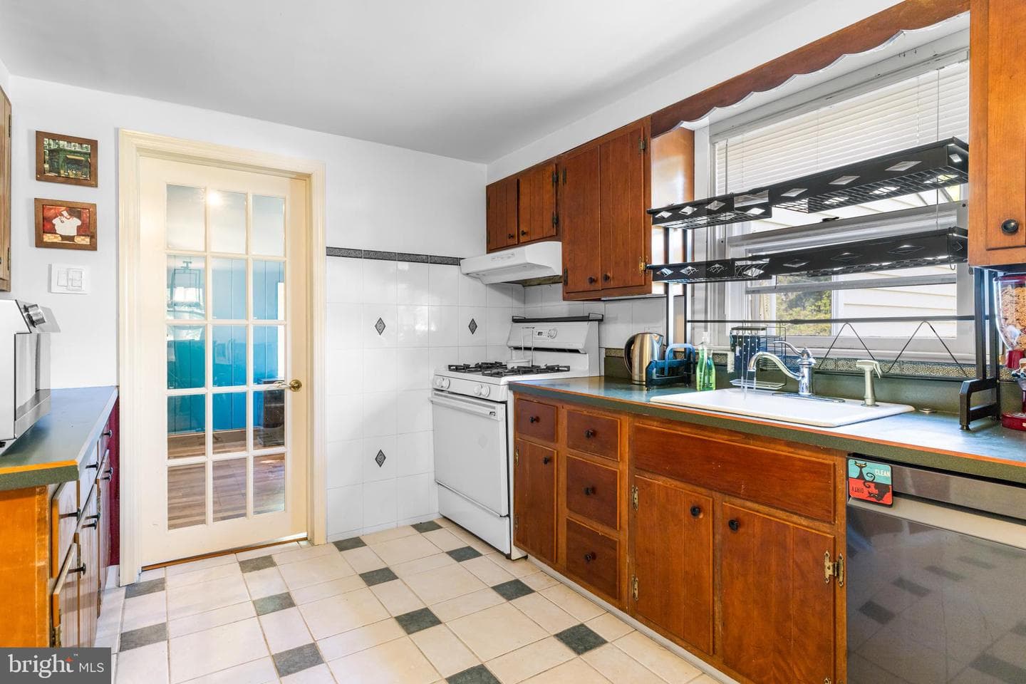950 Bradfield Road photo 14