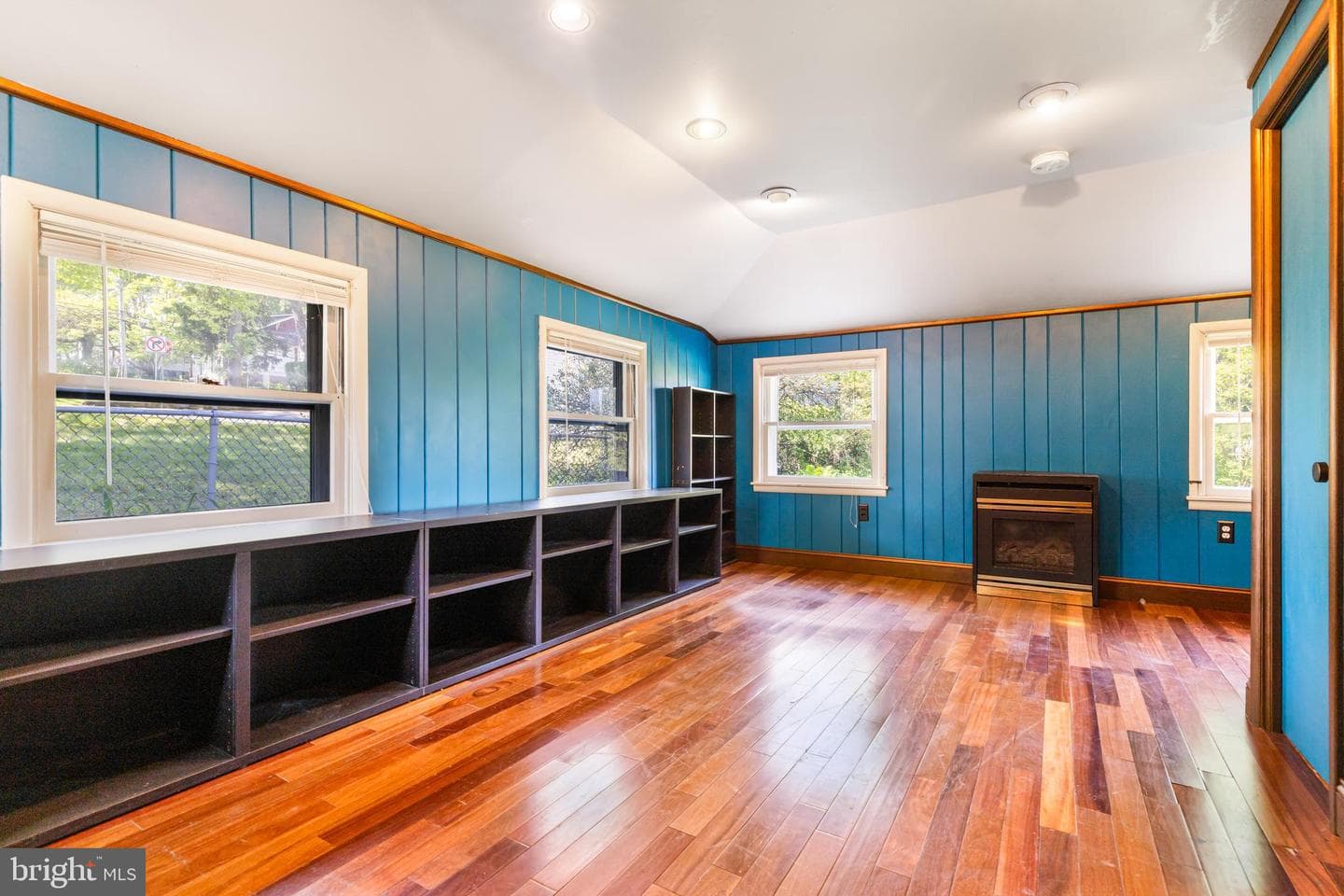 950 Bradfield Road photo 15