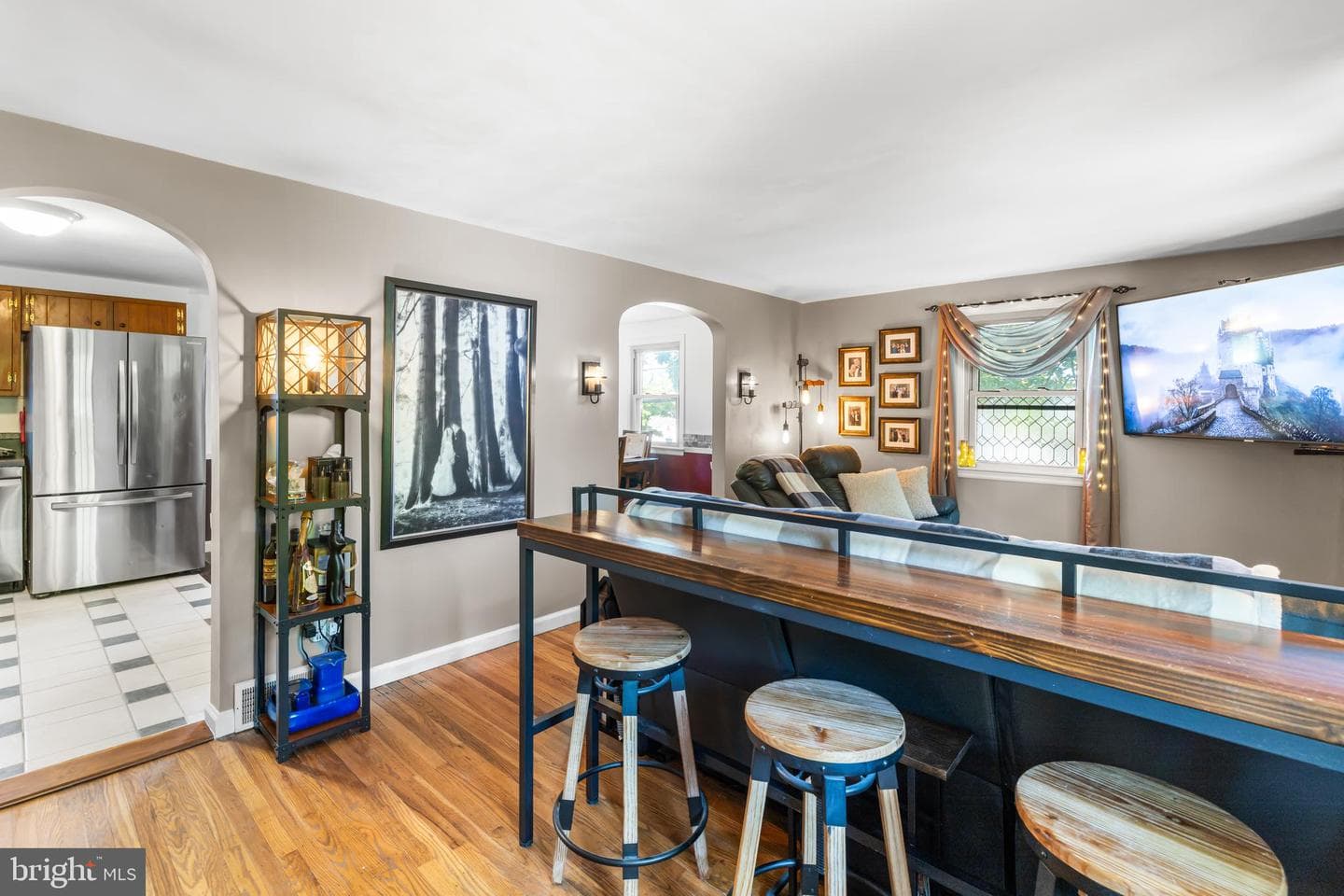 950 Bradfield Road photo 6