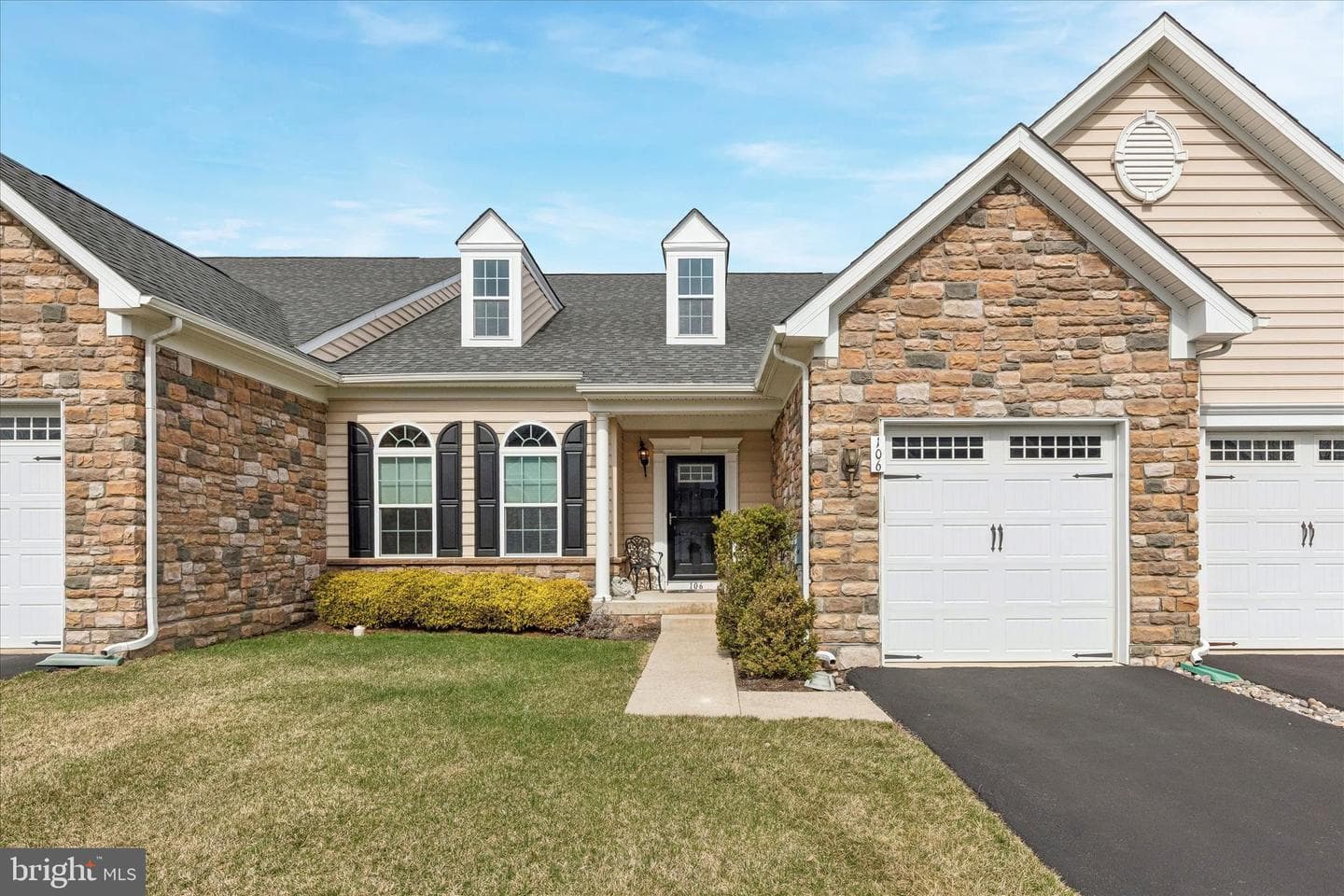 106 Shire Drive photo 2