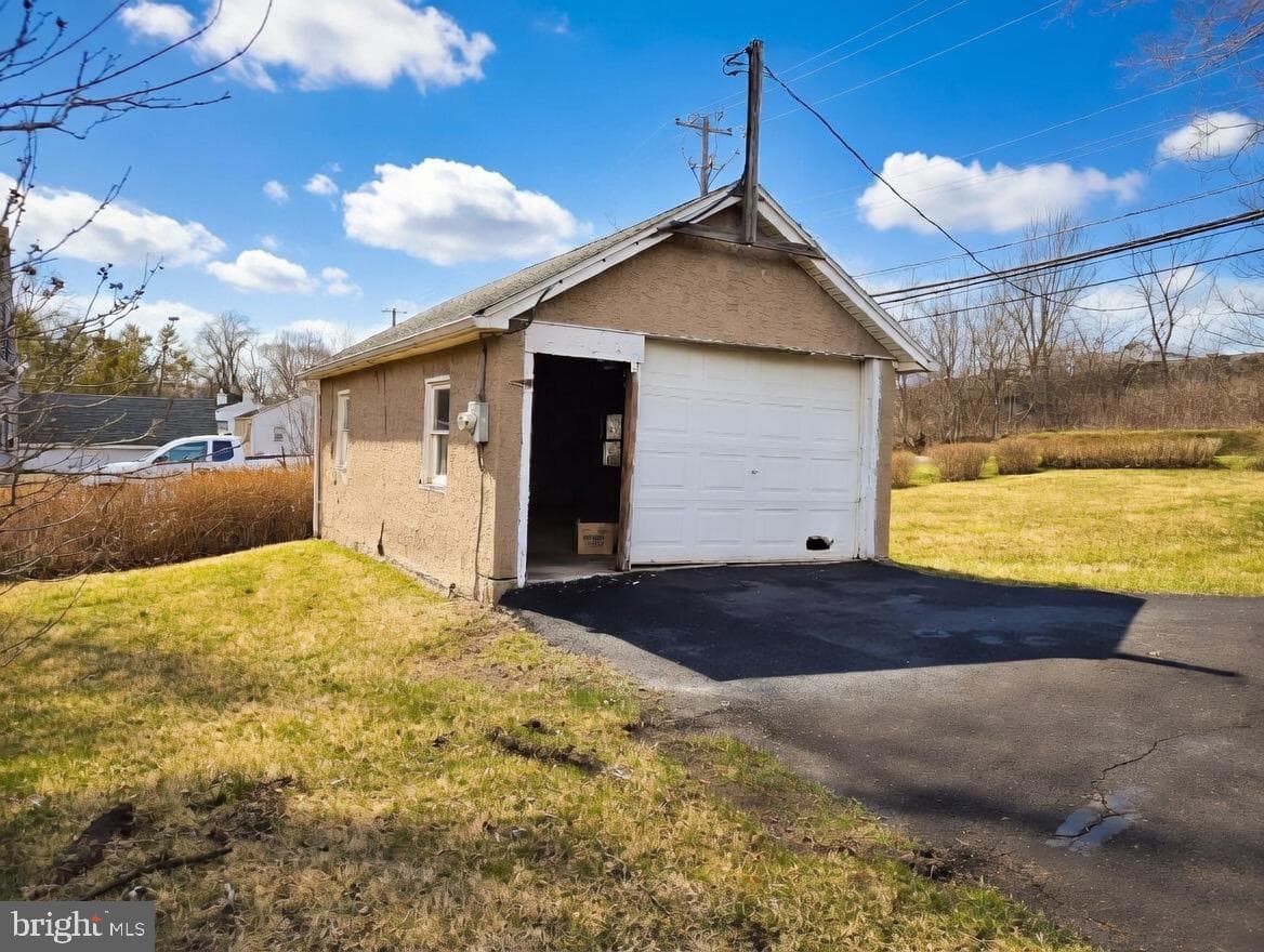 395 Evergreen Road photo 5