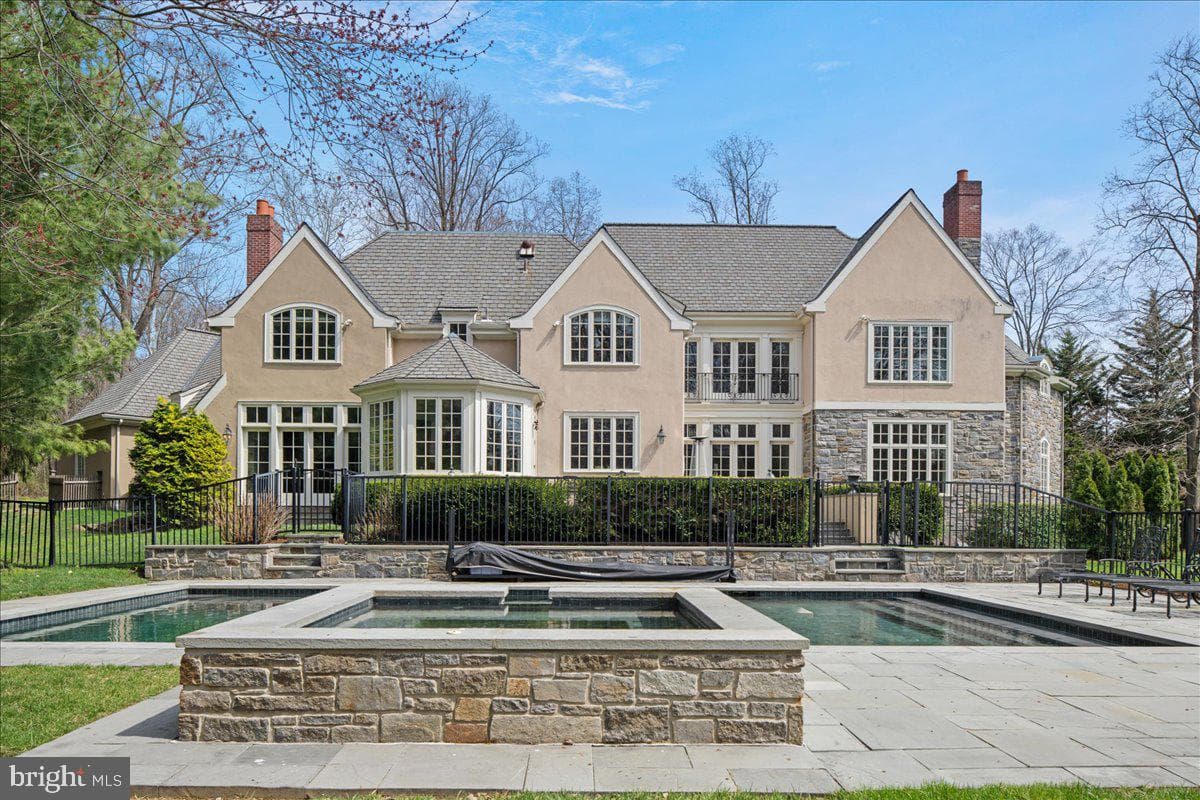 840 Harriton Road photo 30
