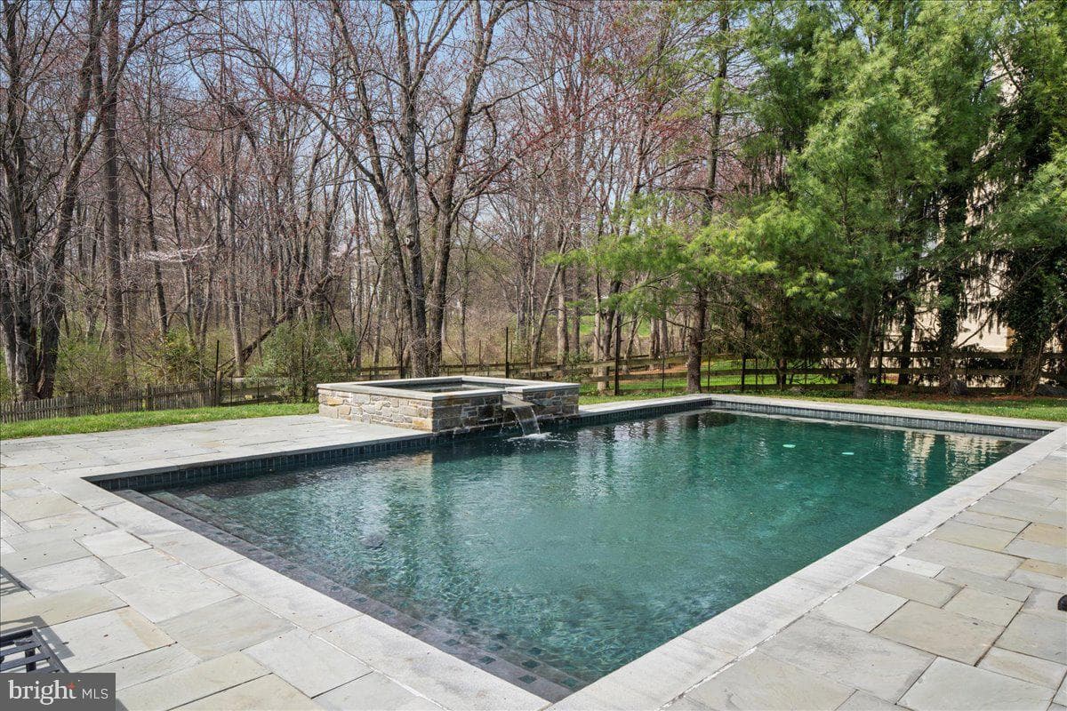 840 Harriton Road photo 32