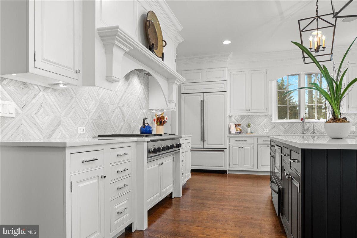 840 Harriton Road photo 9