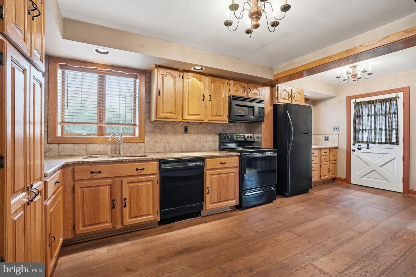 1514 Maple Avenue photo 10
