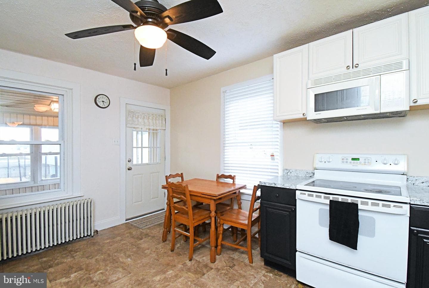 20 E Howard Street photo 4