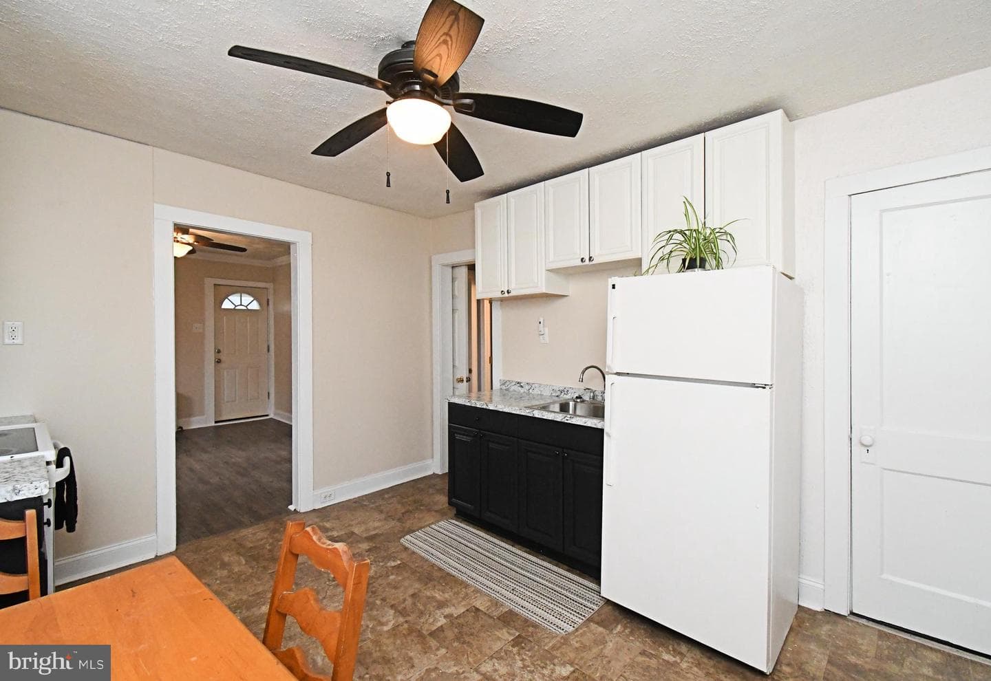 20 E Howard Street photo 6