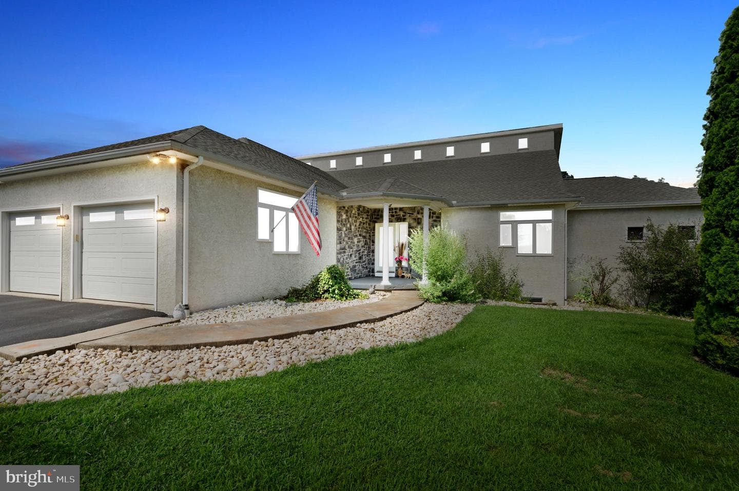 213 Cross Road photo 10