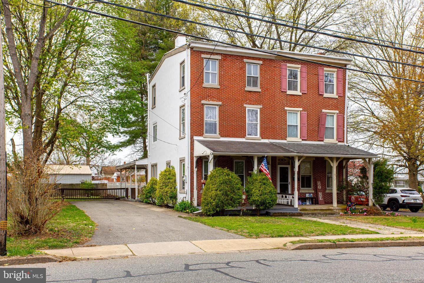 1870 W Marshall Street photo 3