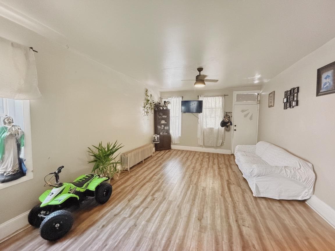 222 E Spruce Street photo 3