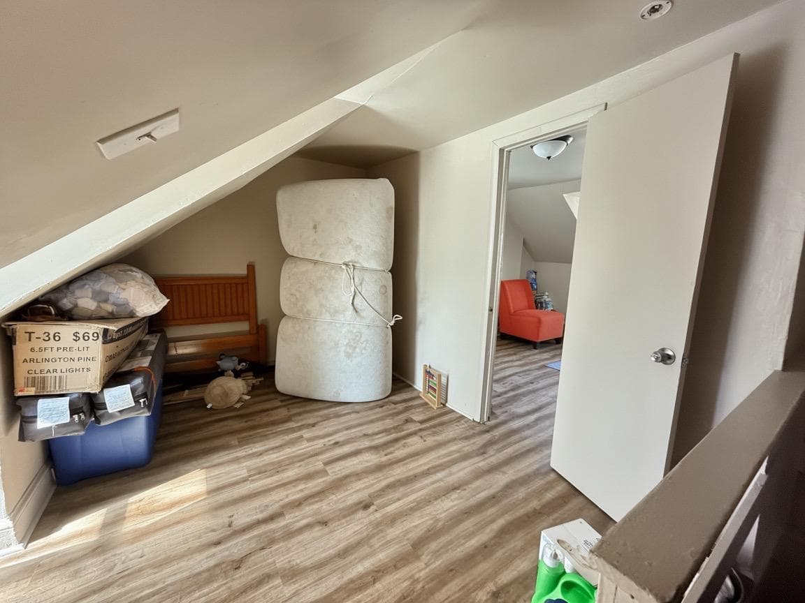 222 E Spruce Street photo 9