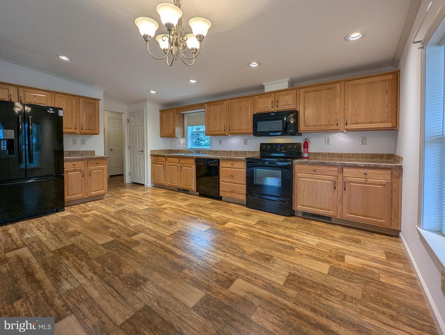 22 Holiday Avenue photo 8