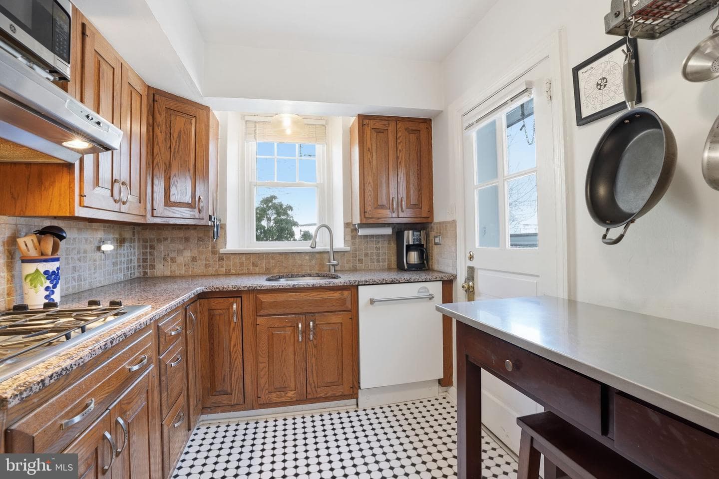 7791 Spring Avenue photo 8