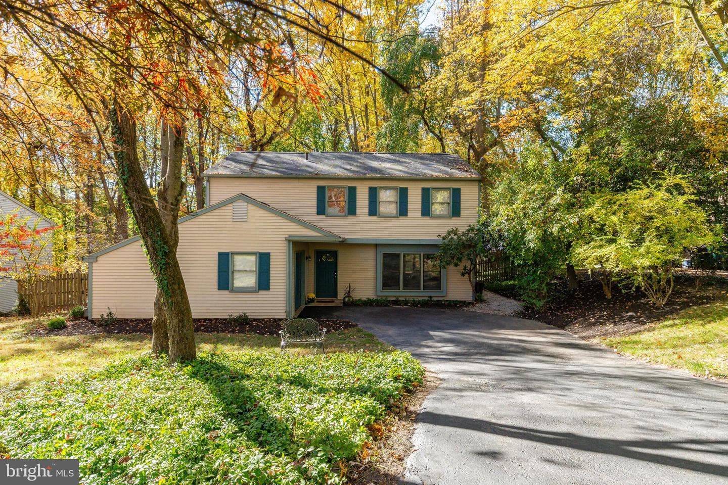 438 Holly Lane photo 2