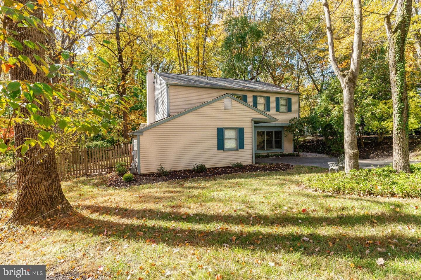 438 Holly Lane photo 3