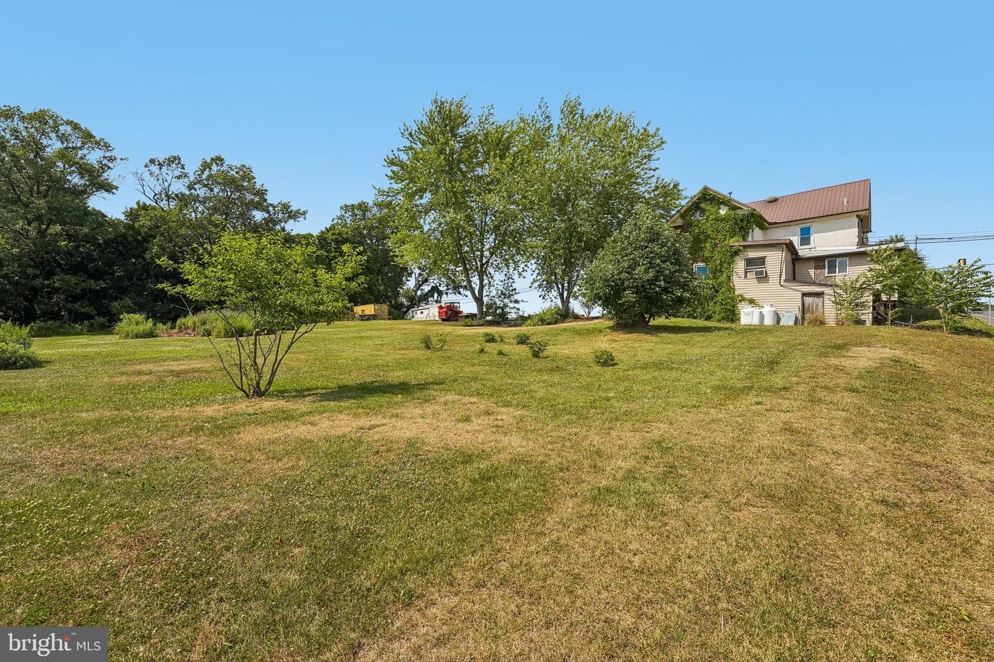 136 Souder Road photo 31