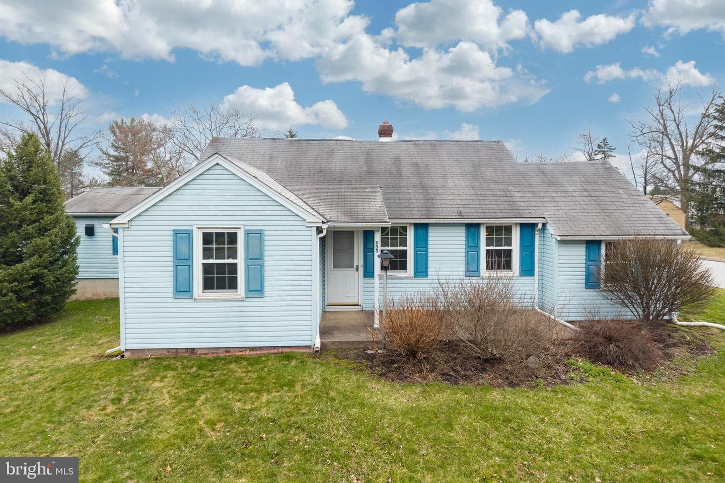 933 Forty Foot Road