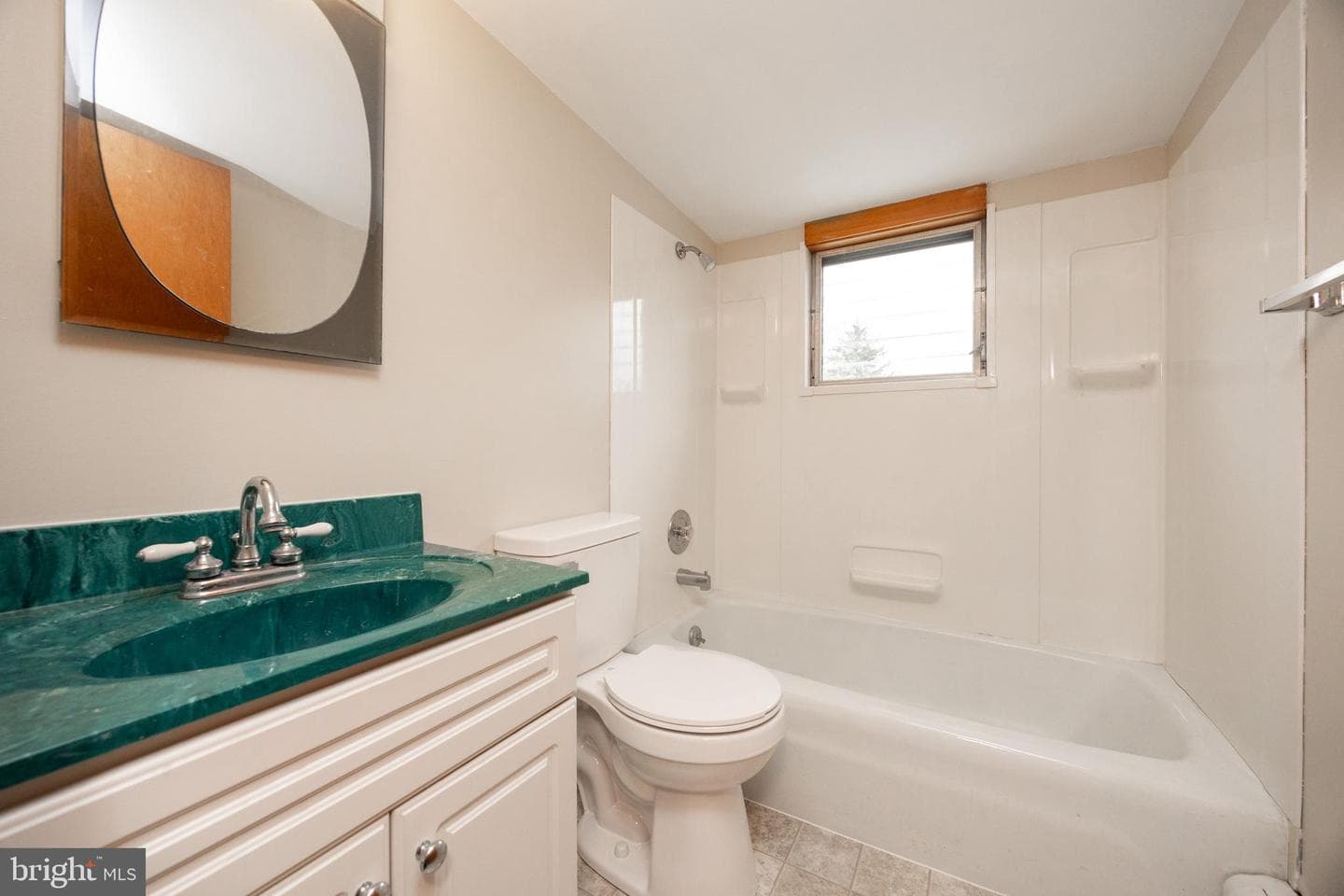 933 Forty Foot Road photo 17