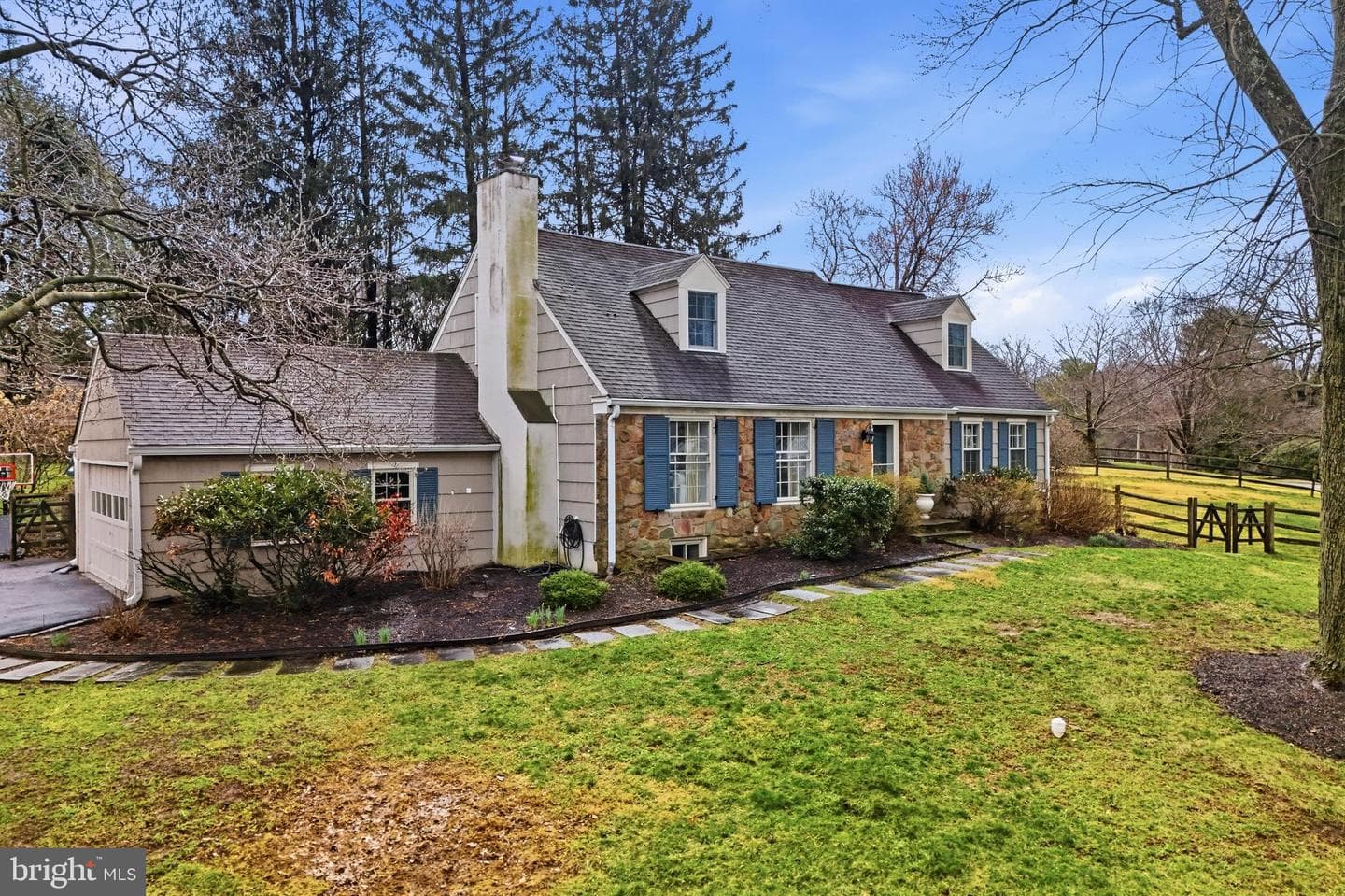 601 Cedar Lane photo 2