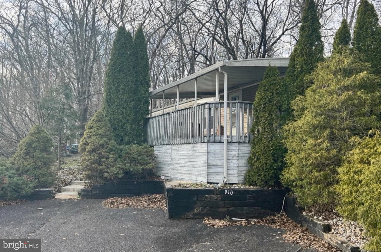 910 Lakeview Drive photo 21