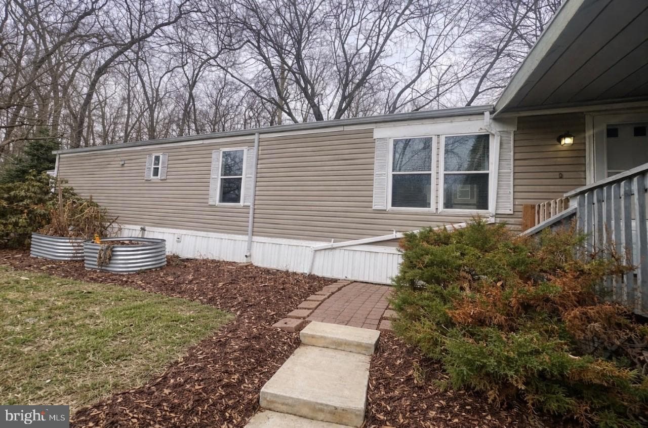 910 Lakeview Drive photo 5