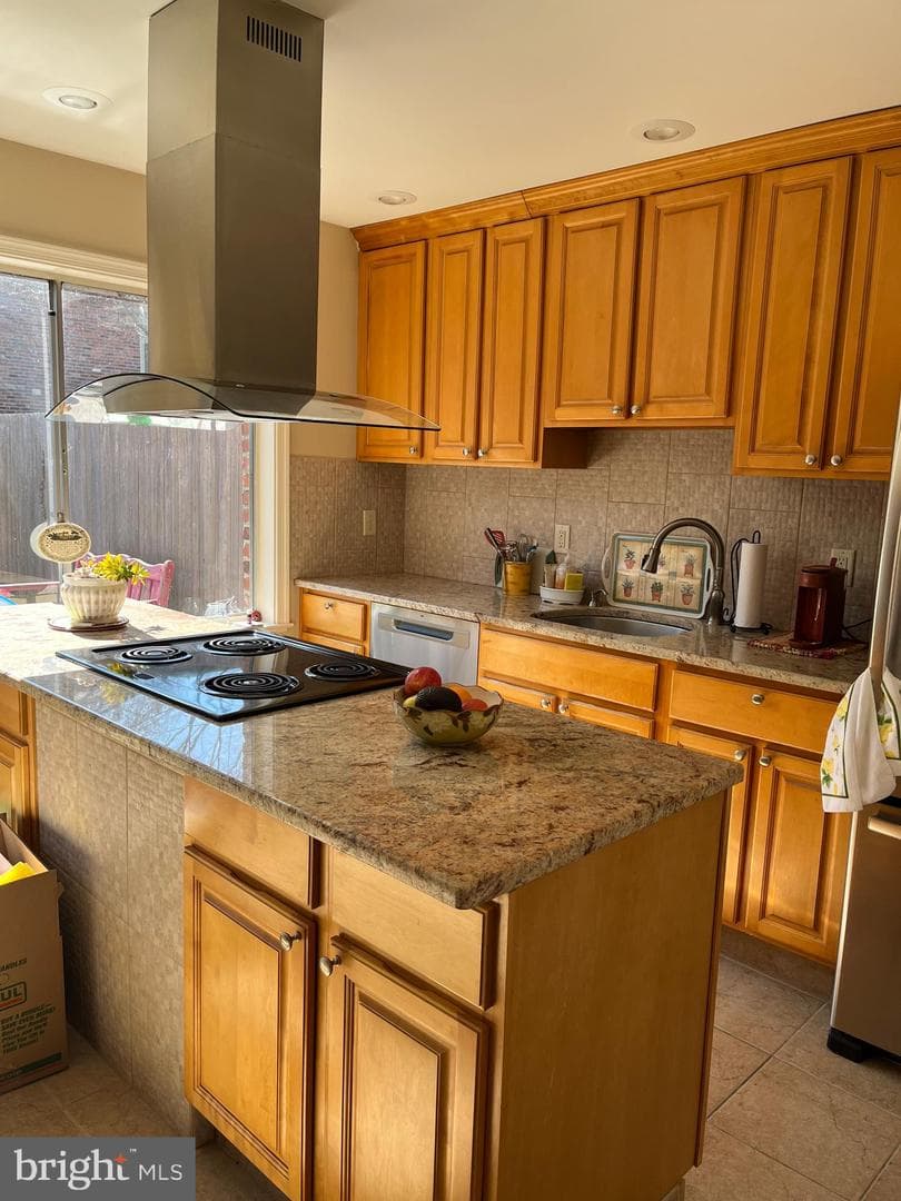 154 Albemarle Drive photo 9