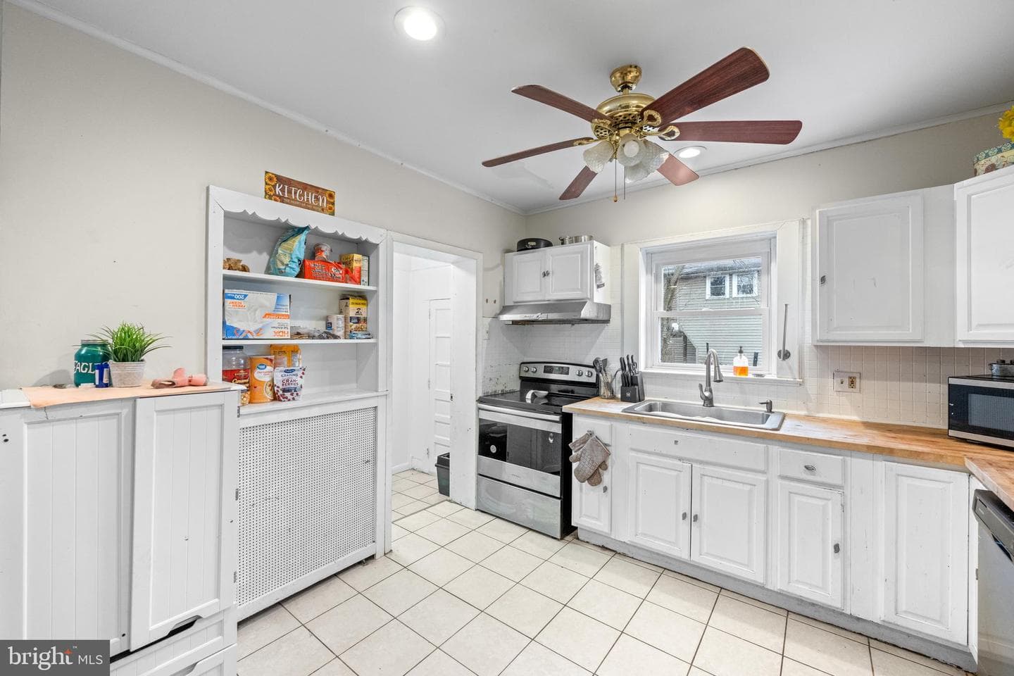 1009 Queen St photo 11