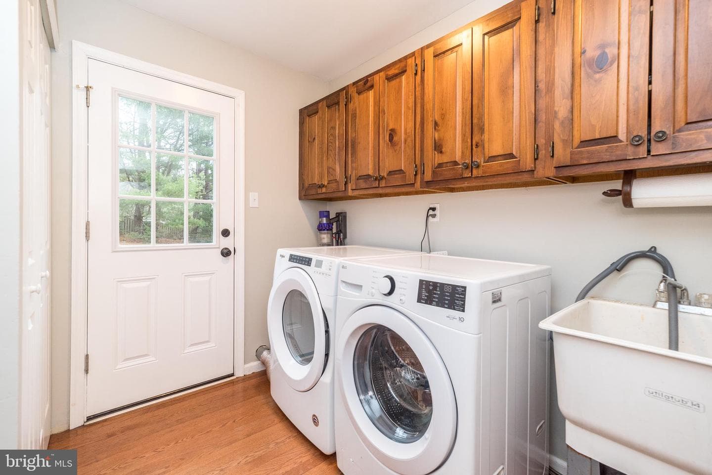 221 Stefan Place photo 34