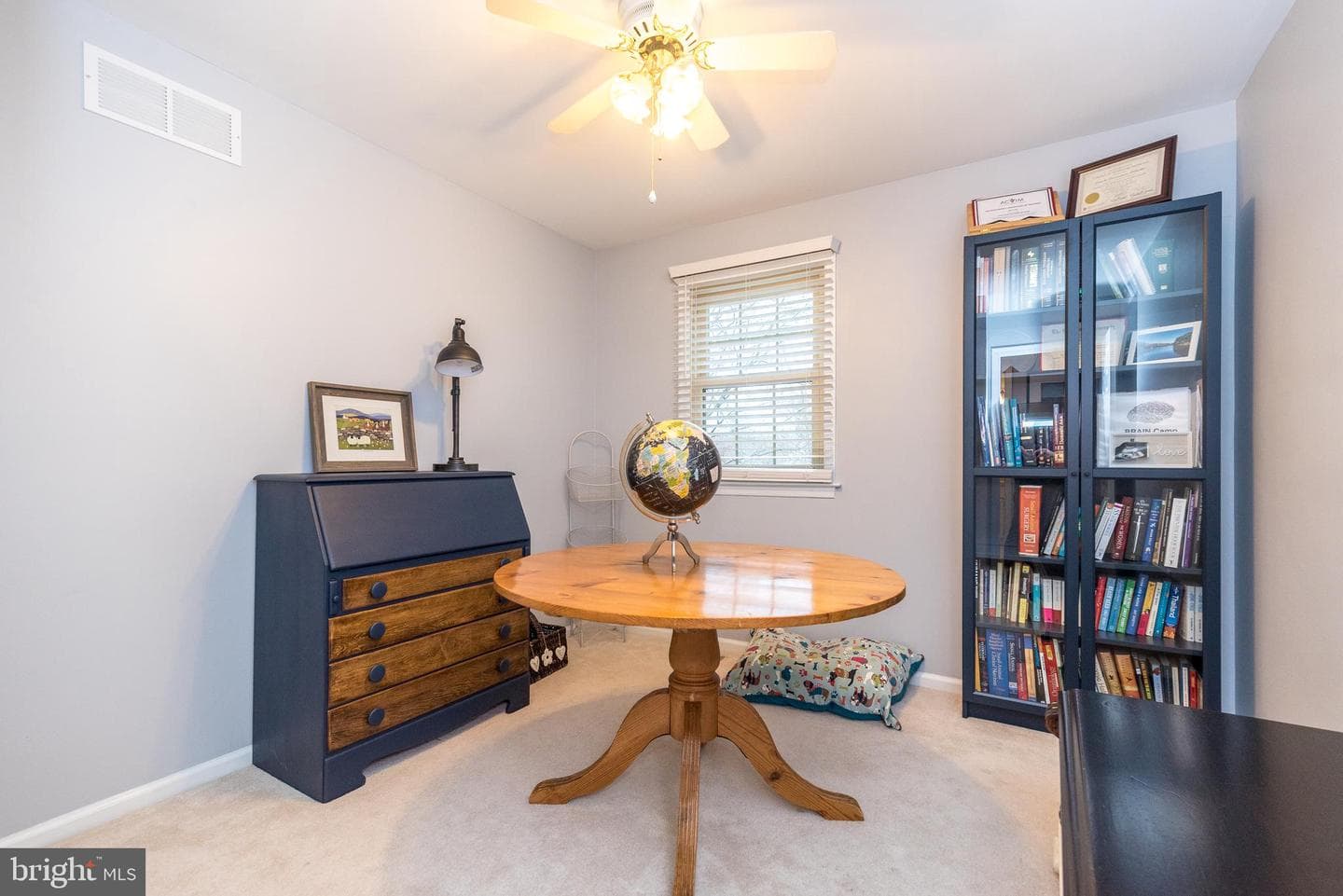 221 Stefan Place photo 48