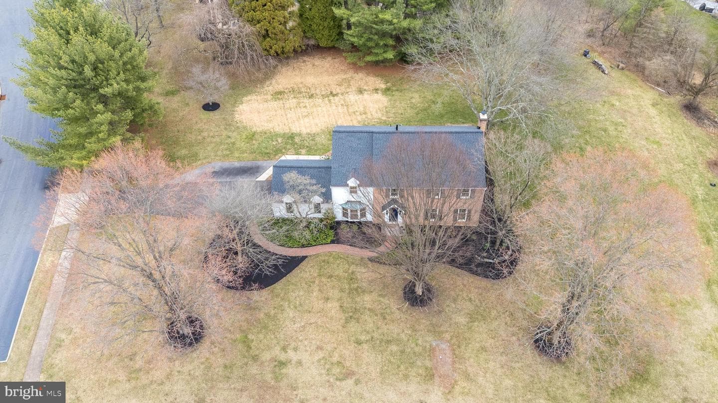 221 Stefan Place photo 71
