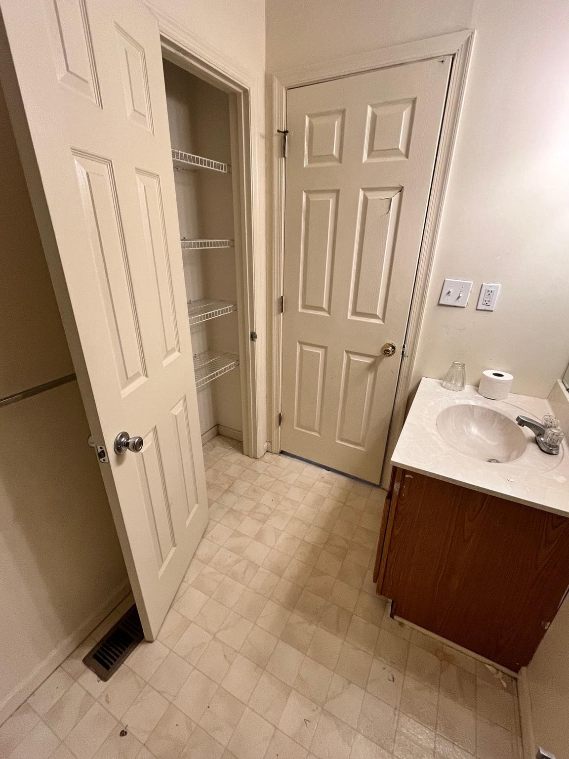 610 Brentwood Court photo 14
