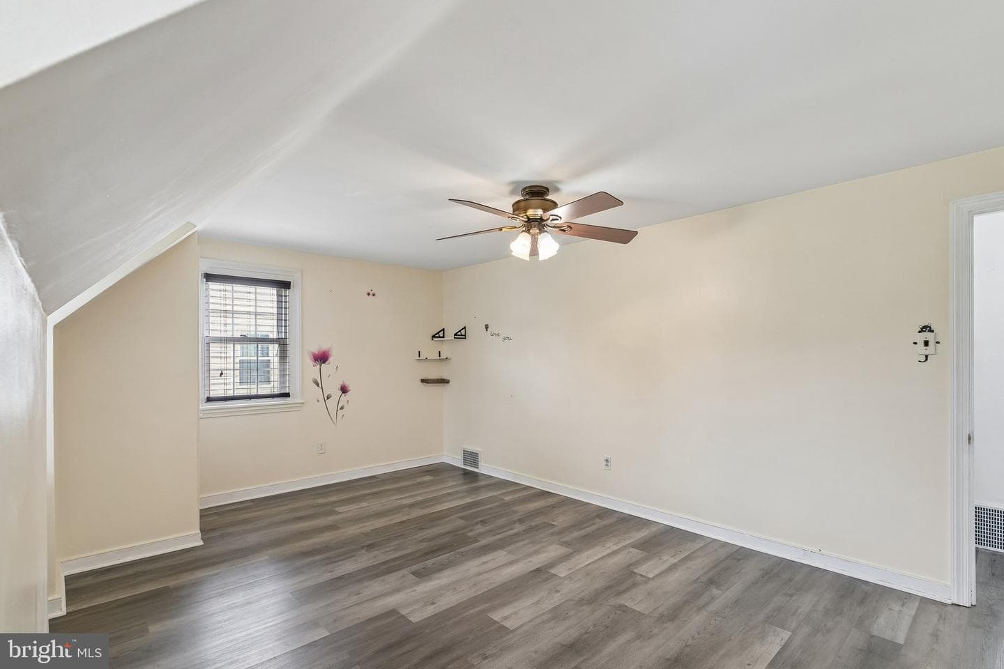 556 Anne Street photo 15