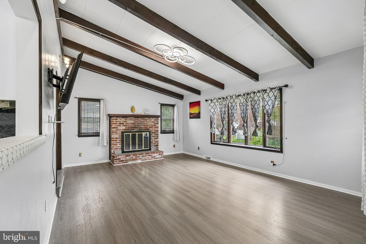 556 Anne Street photo 20