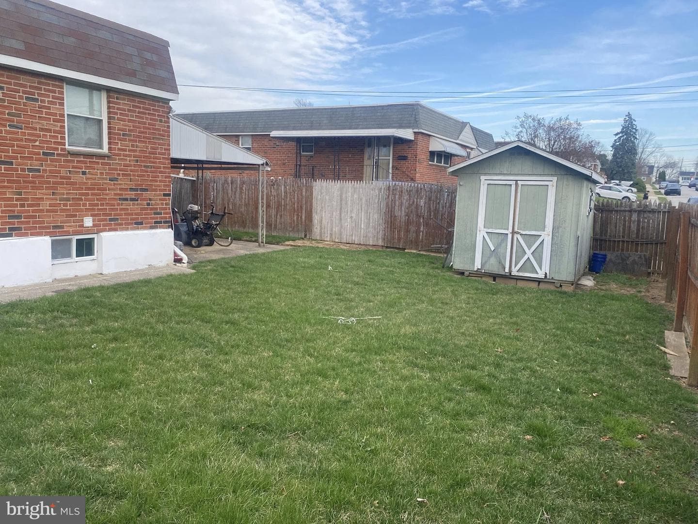 633 Turf Lane photo 3
