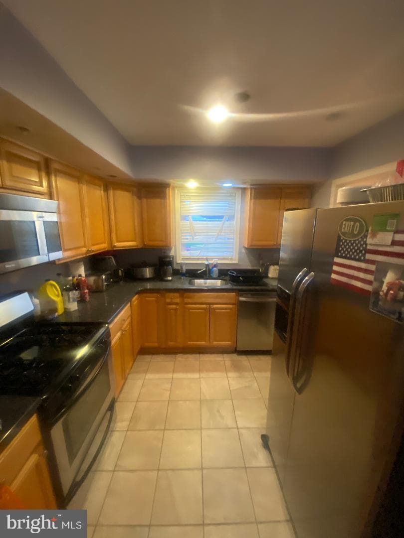 633 Turf Lane photo 4