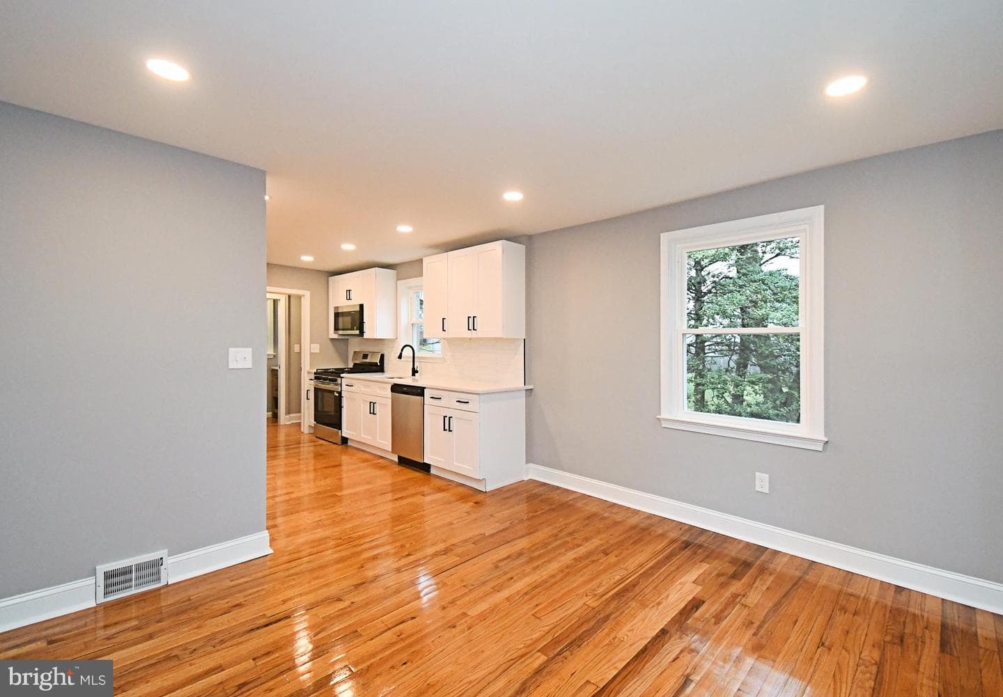 507 Croyden Road photo 16