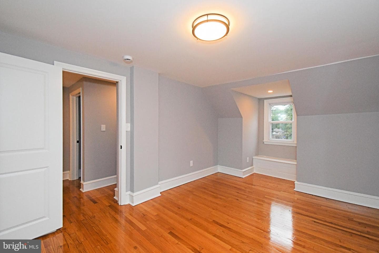 507 Croyden Road photo 28