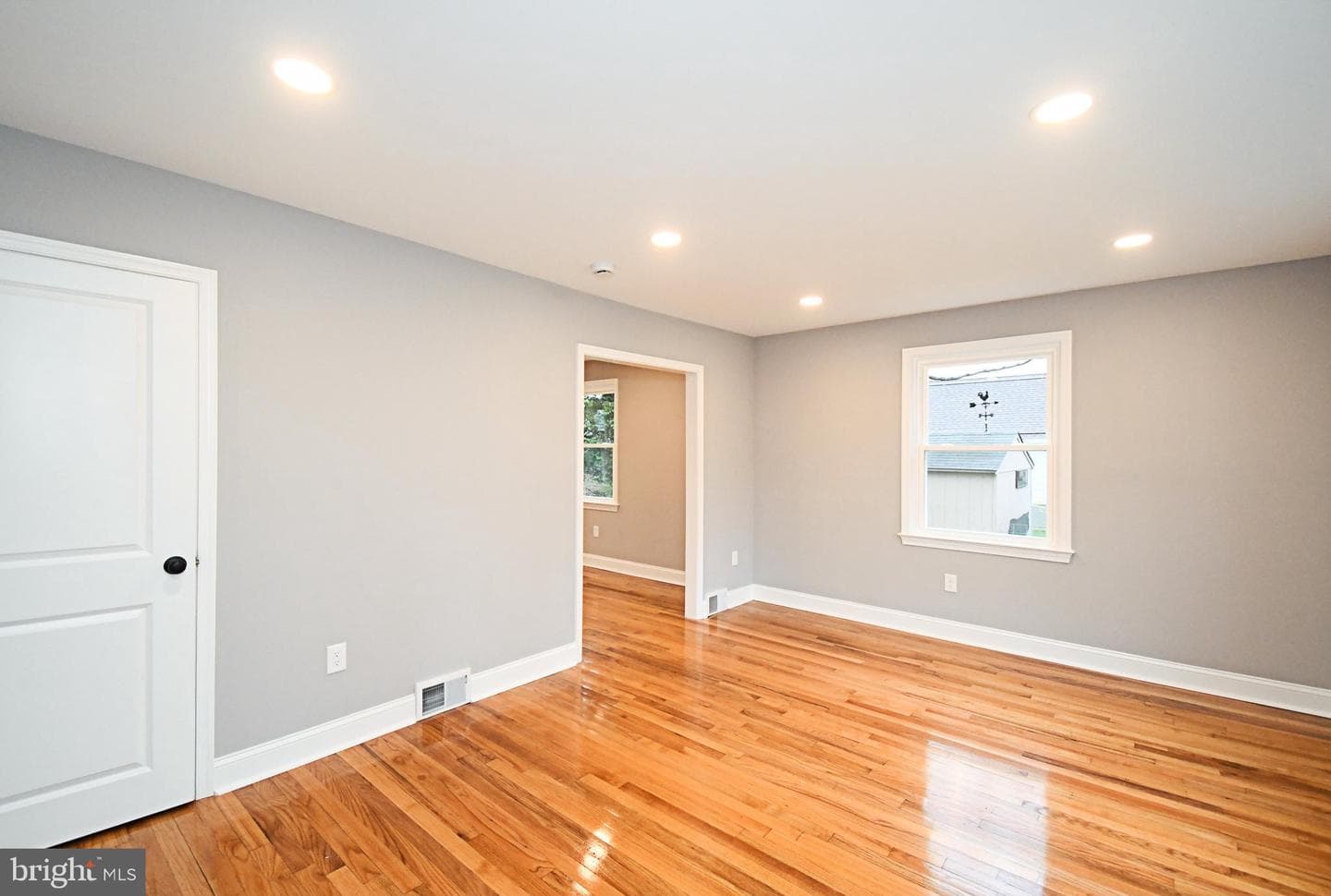 507 Croyden Road photo 5